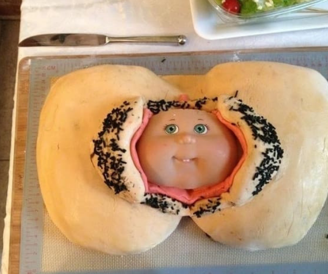 30 bad baby shower cakes that will give you nightmares