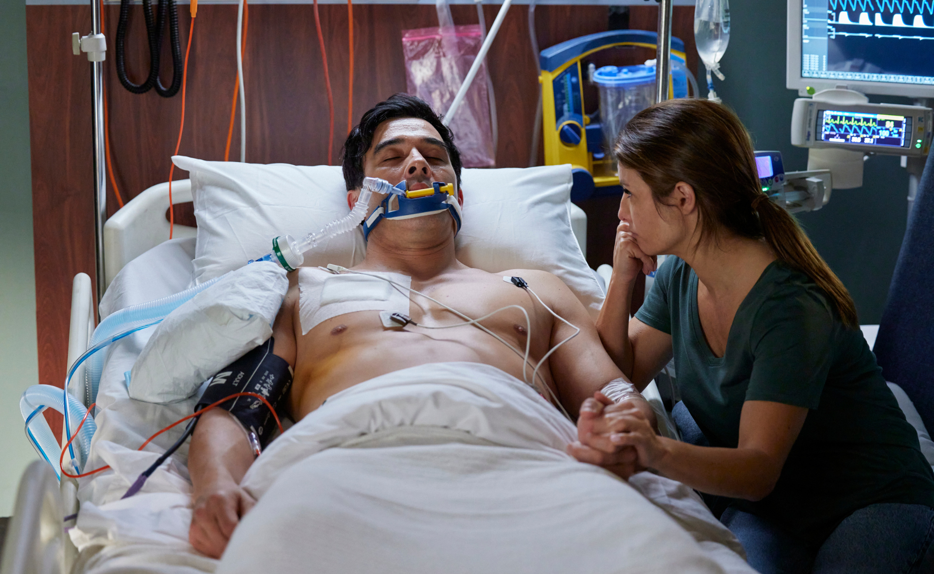 Home and Away spoilers: Leah embraces a dying Justin